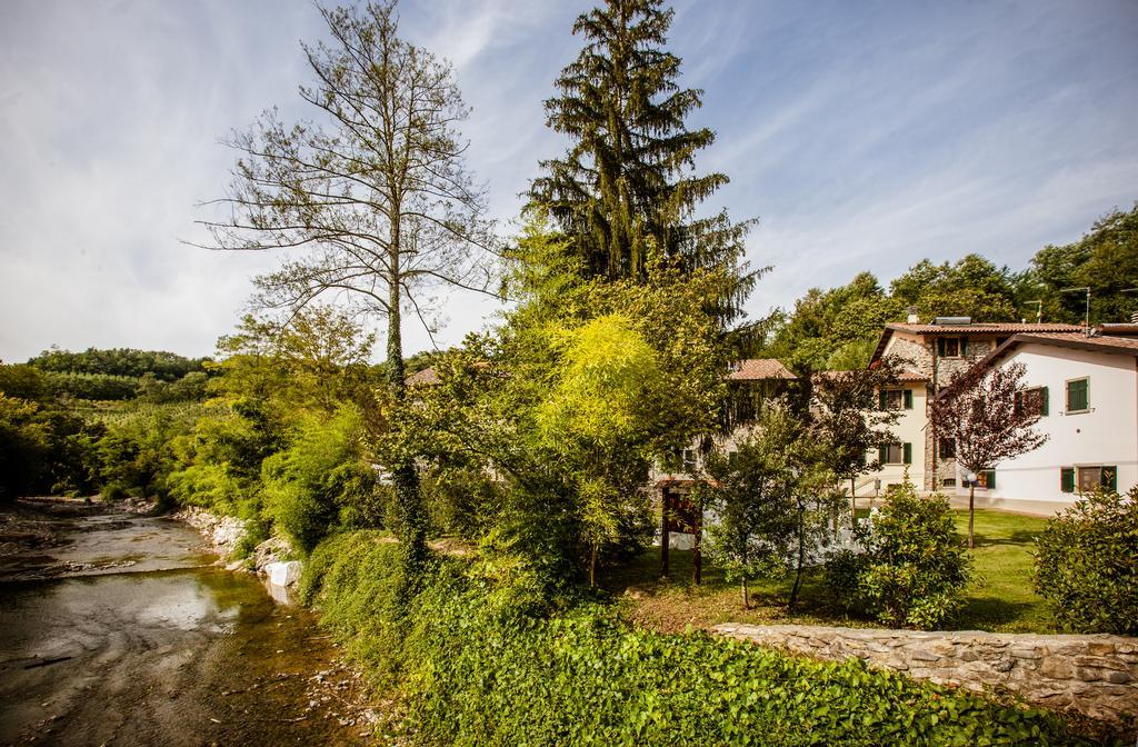 Gasthaus Ponte Del Vegnuti Fivizzano Exterior foto